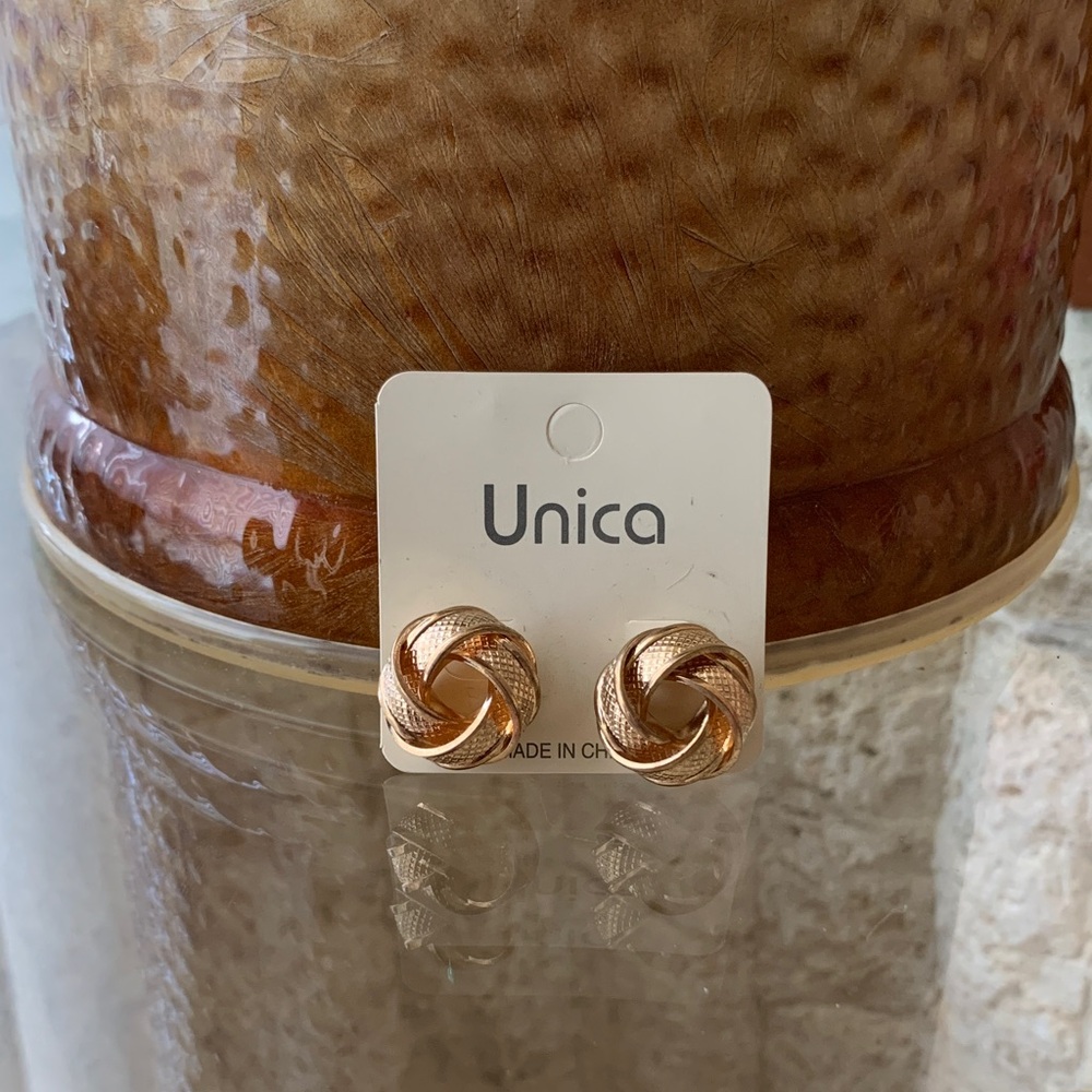 Unica Women's Twisted Knot Stud Earrings in Rose Gold